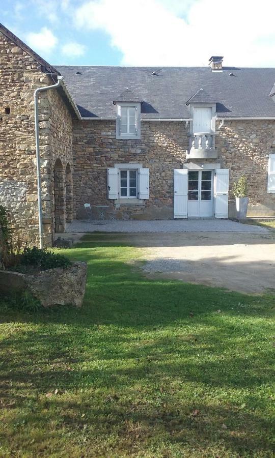 Un Air De Famille Villa Mauvezin  Exterior photo
